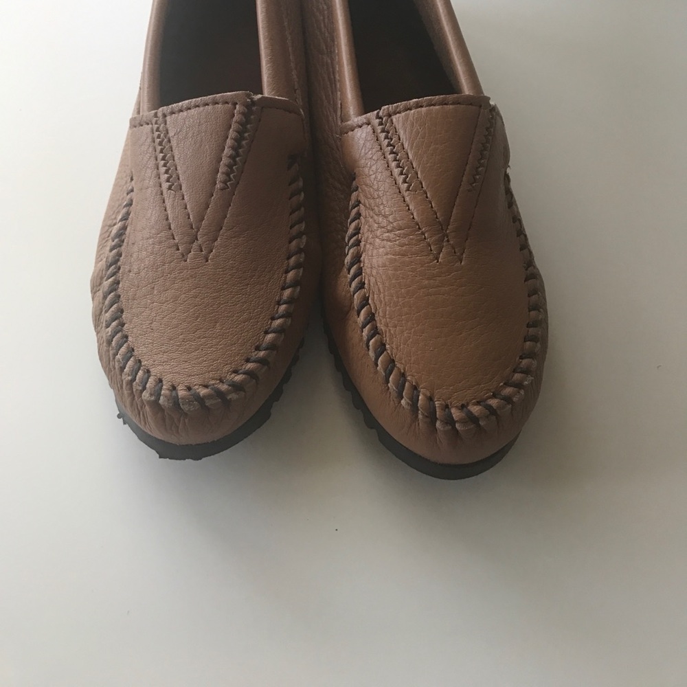 New Minnetonka leather shoes - Picture 2 of 4