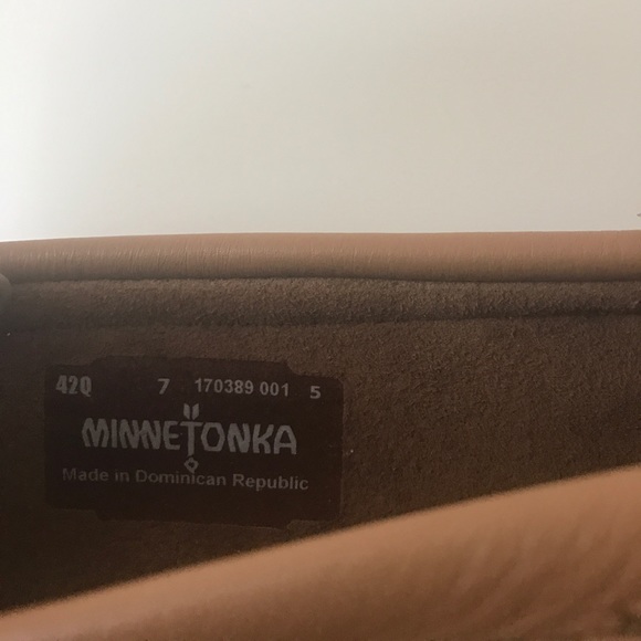New Minnetonka leather shoes - Picture 3 of 4