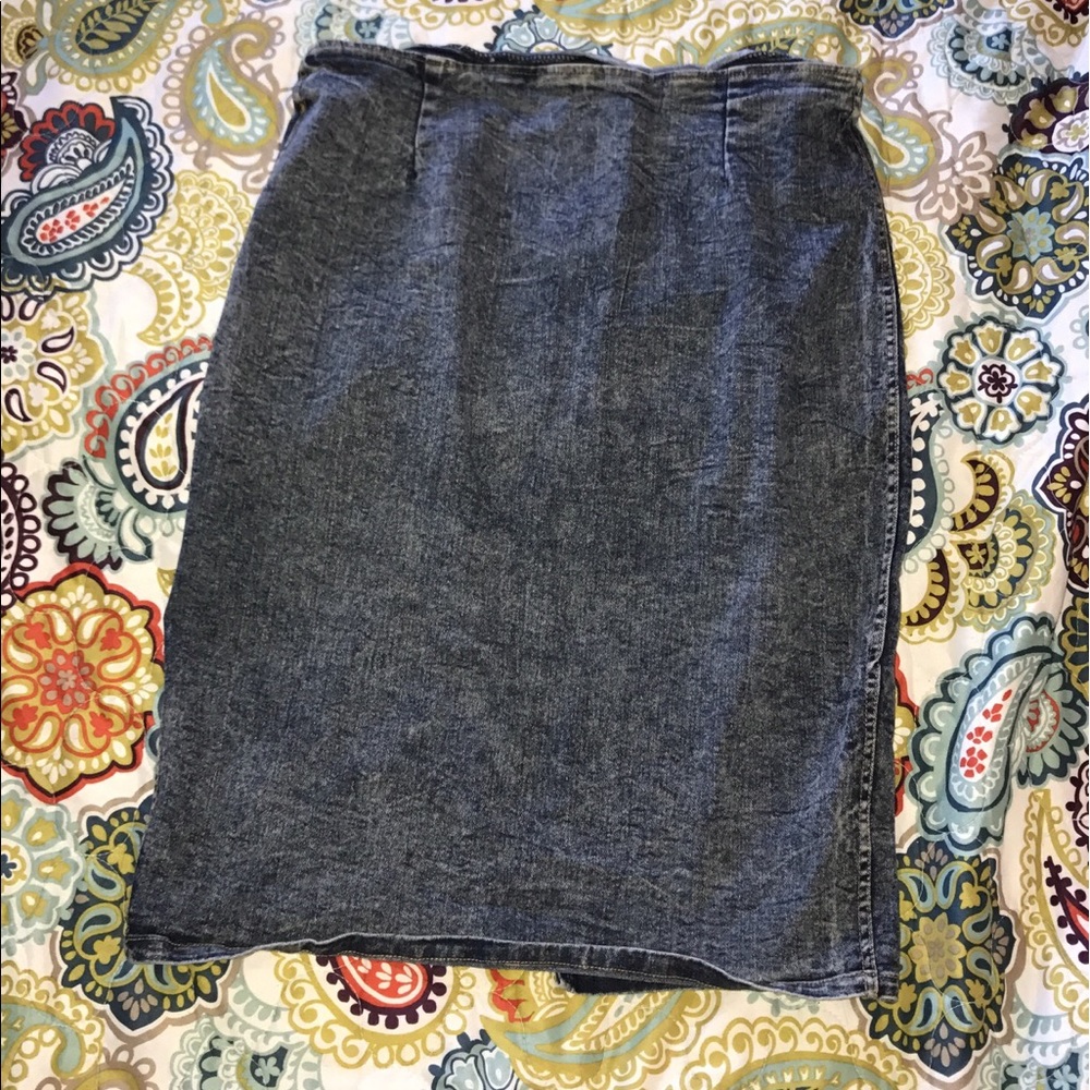 Denim pencil skirt