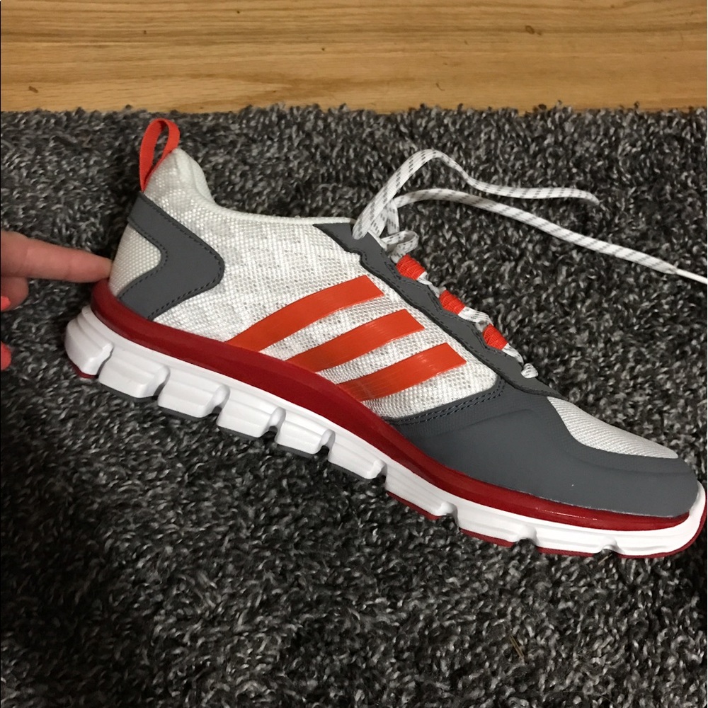 BRAND NEW size 7.5 women's adidas speed trainer 2