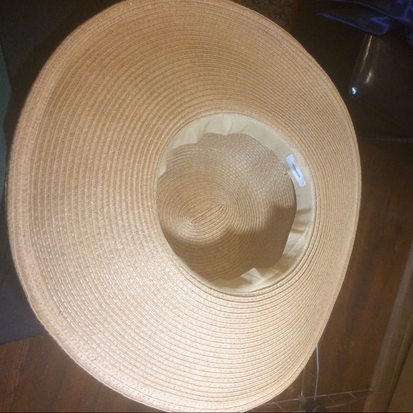 NWOT U/O ECOTE Sun hat cruisewear - Picture 2 of 5