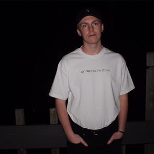 Meet your Posher, Cameron