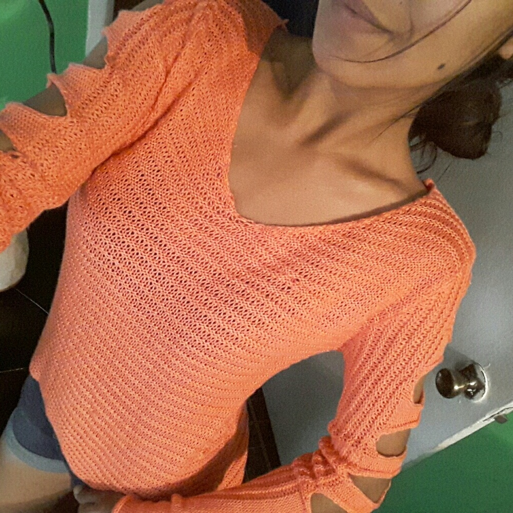 Distressed sweater - Picture 2 of 4