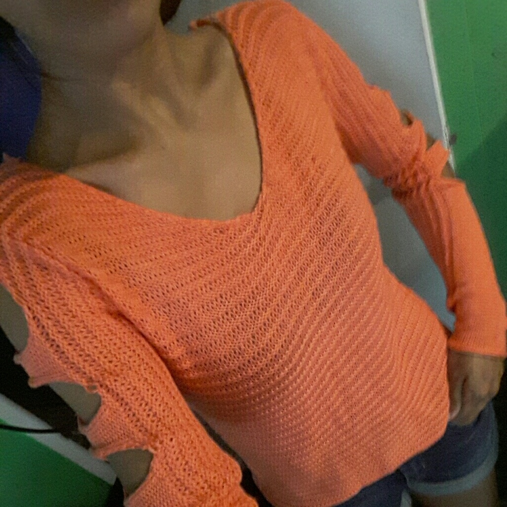 Distressed sweater - Picture 4 of 4