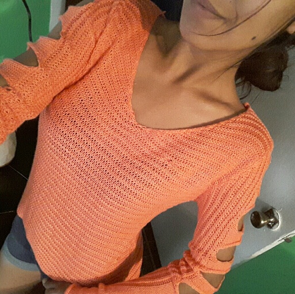 Distressed sweater - Picture 2 of 4