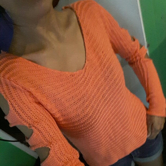 Distressed sweater - Picture 4 of 4