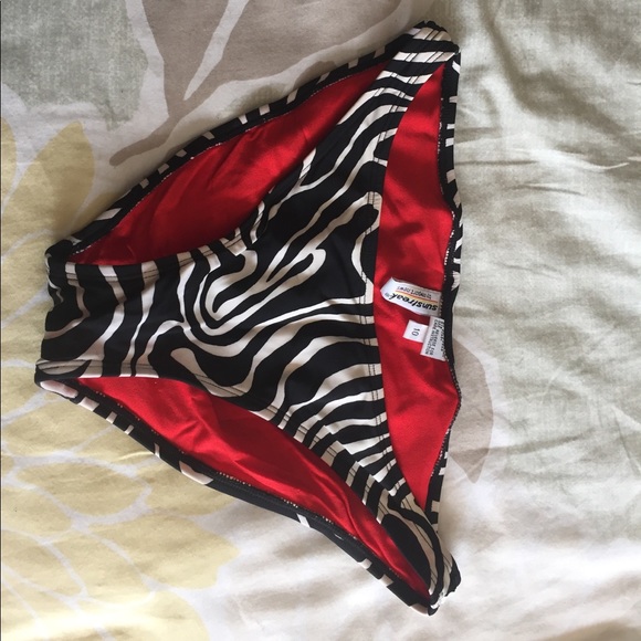 Zebra bikini - Picture 3 of 3