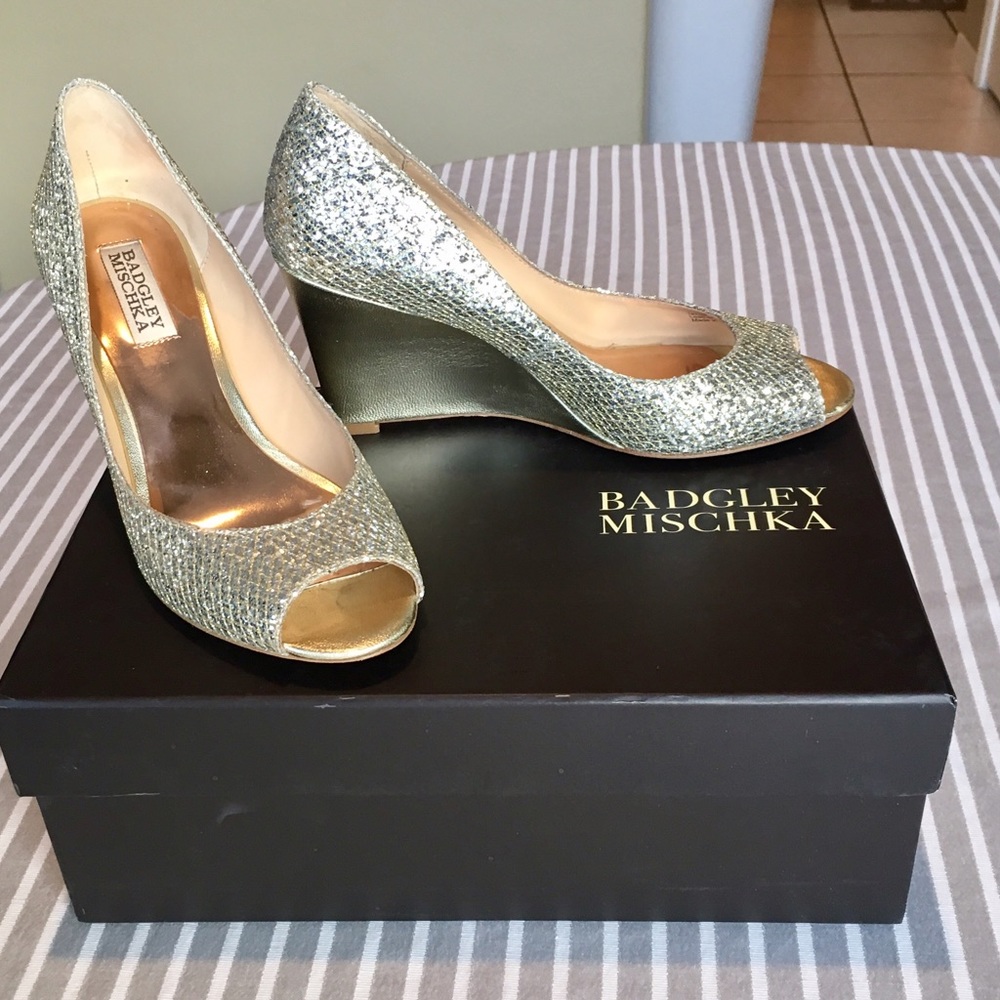 Badgley Mischka Glitter Wedge Pumps size 7.5