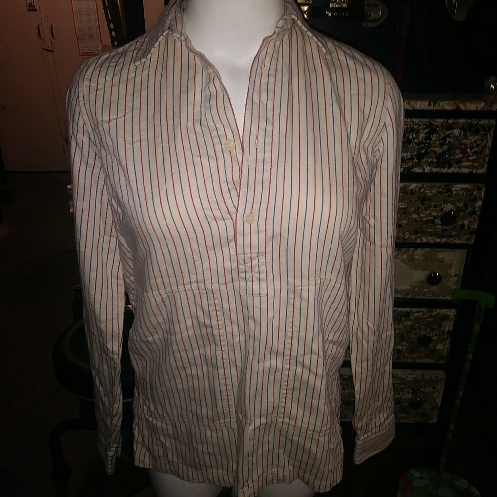 ⏬💰⏬💰NWT ! Stylish Pull-over/ button down top