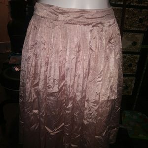 ⏬💰 SALE 💰 Satiny pink pleated skirt