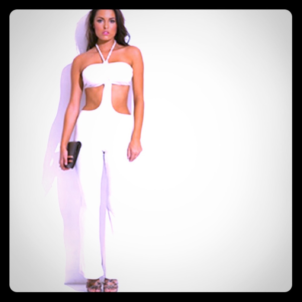 🎉HP🎉Sexy Brand NWOT Pool Party Ready Jumpsuit