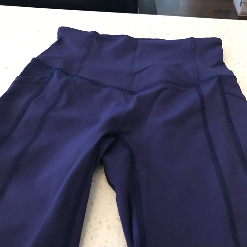 EUC Lululemon all the right places crop, sz 4