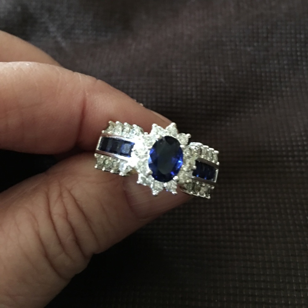 Silver blue sapphire ring