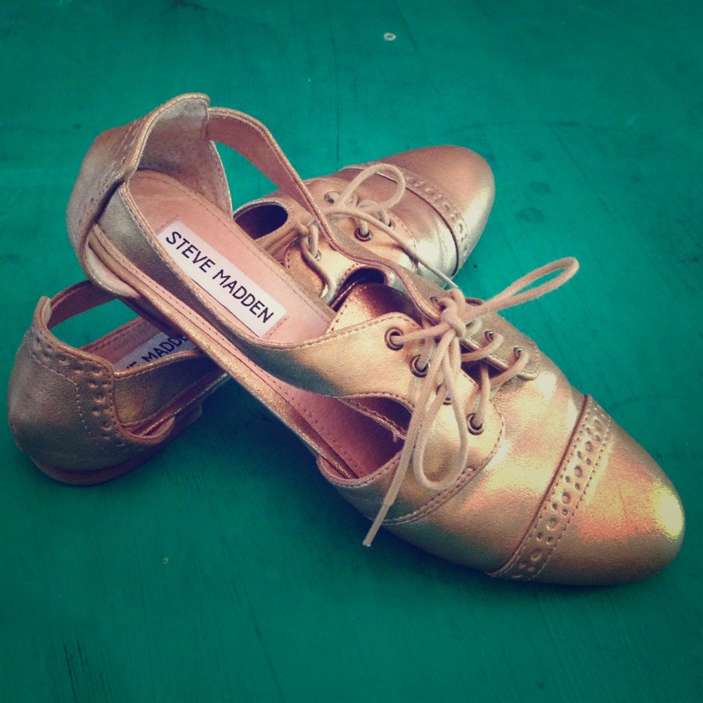 Steve Madden cut out Oxfords