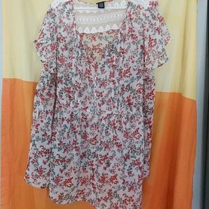 Torrid size 3 floral flowy top