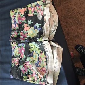 Floral shorts. New!!
