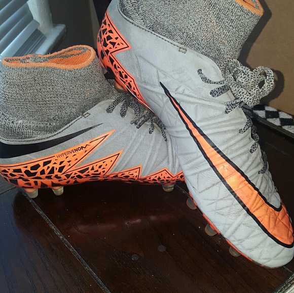 Nike hypervenom cleats - Picture 2 of 5