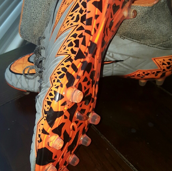 Nike hypervenom cleats - Picture 4 of 5
