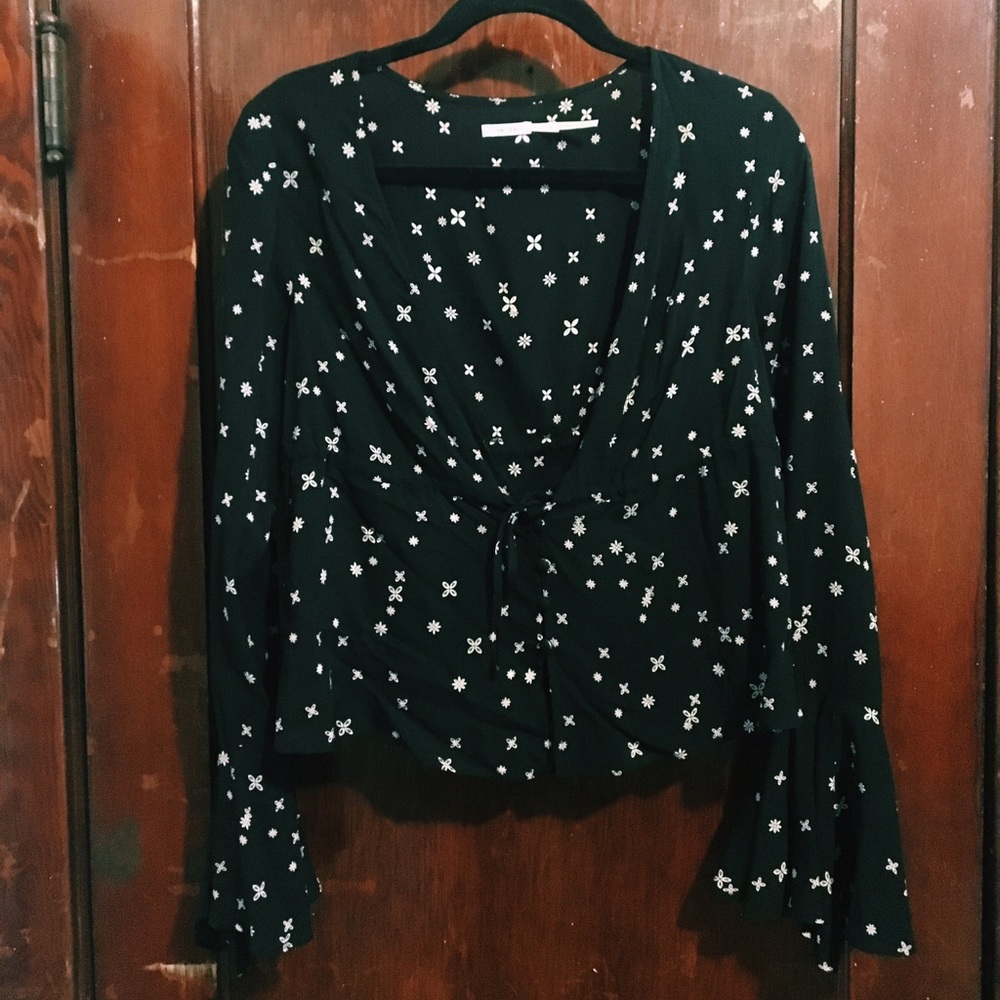Kimchi Blue UO black low cut ruffle sleeve top