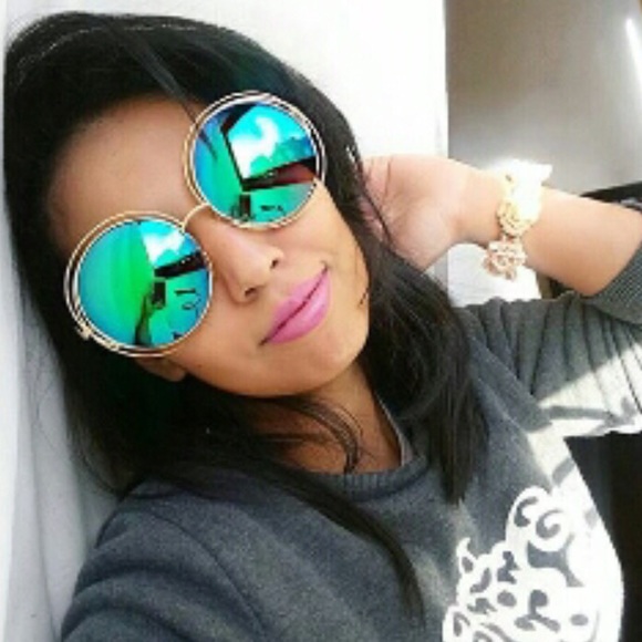 Oversized mirrored Sunny's (nwot) 🚫Firm🚫 - Picture 2 of 5