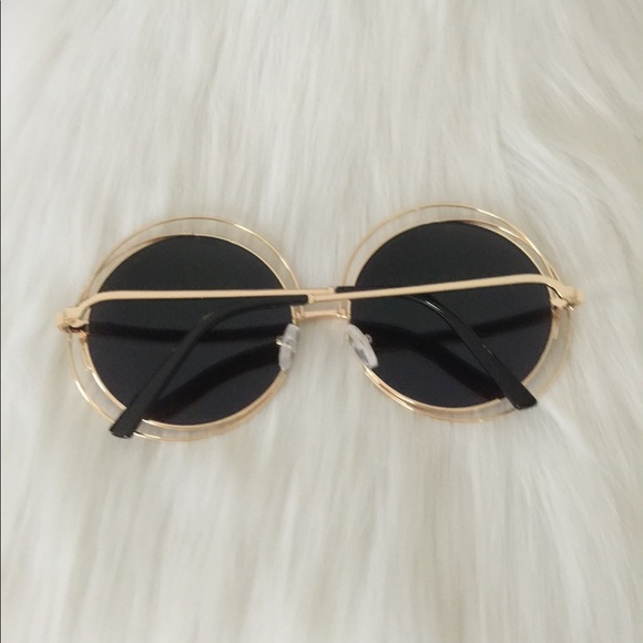 Oversized mirrored Sunny's (nwot) 🚫Firm🚫 - Picture 4 of 5