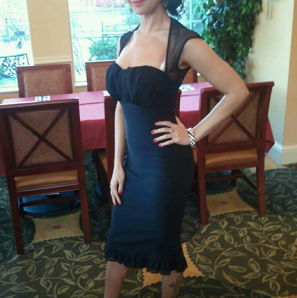 Pinup Girl wiggle dress - Picture 2 of 2