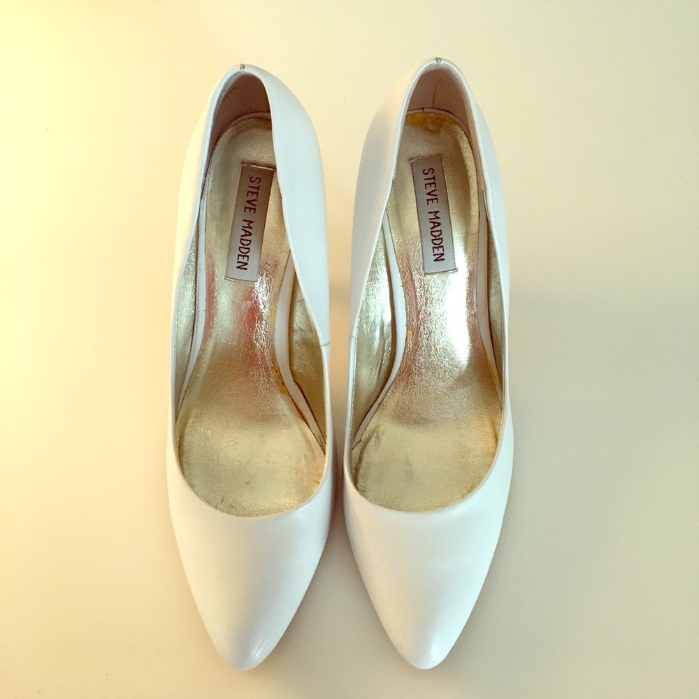 Steve Madden White Pumps