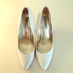 Steve Madden White Pumps