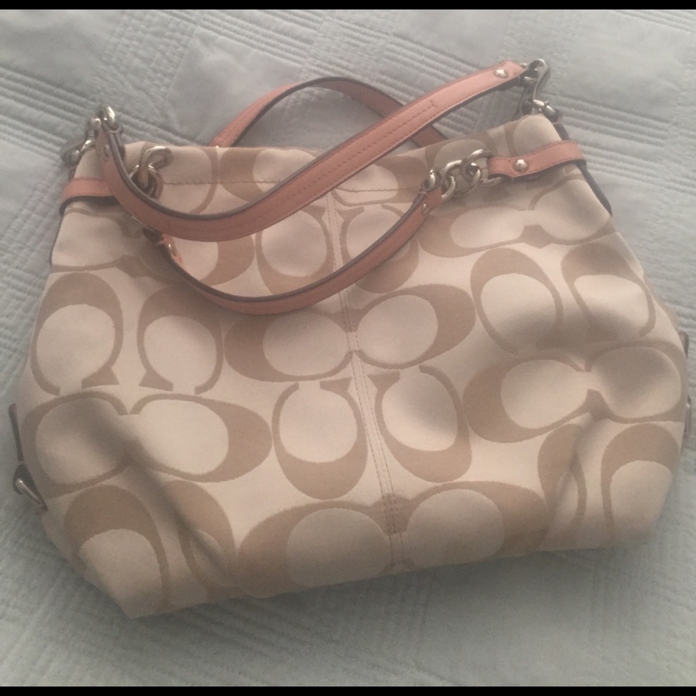 💥 Sale! Authentic Coach Signature bag