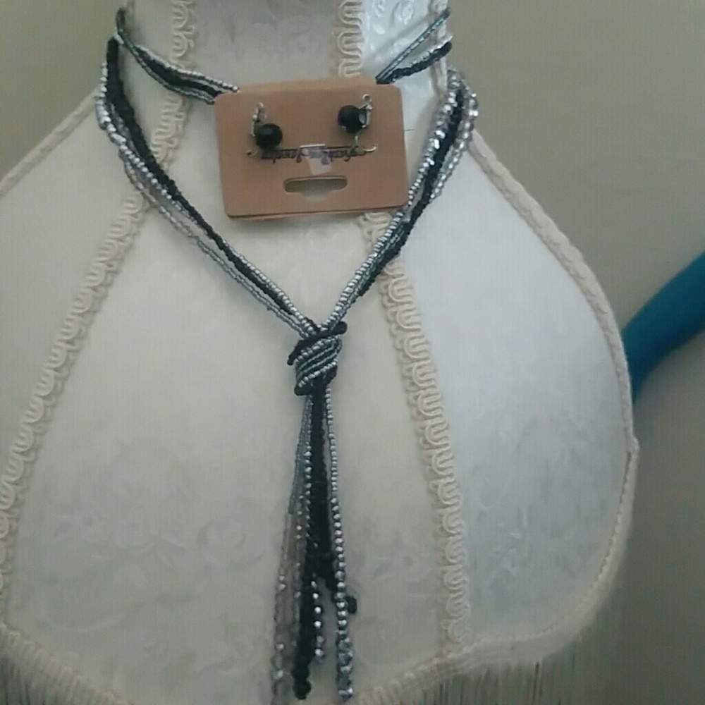 FASHION JEWELRY - Picture 4 of 4