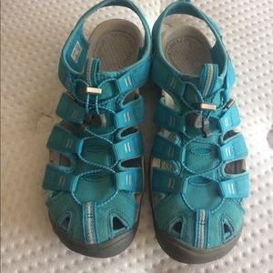 KEEN waterproof sandals women 9.5