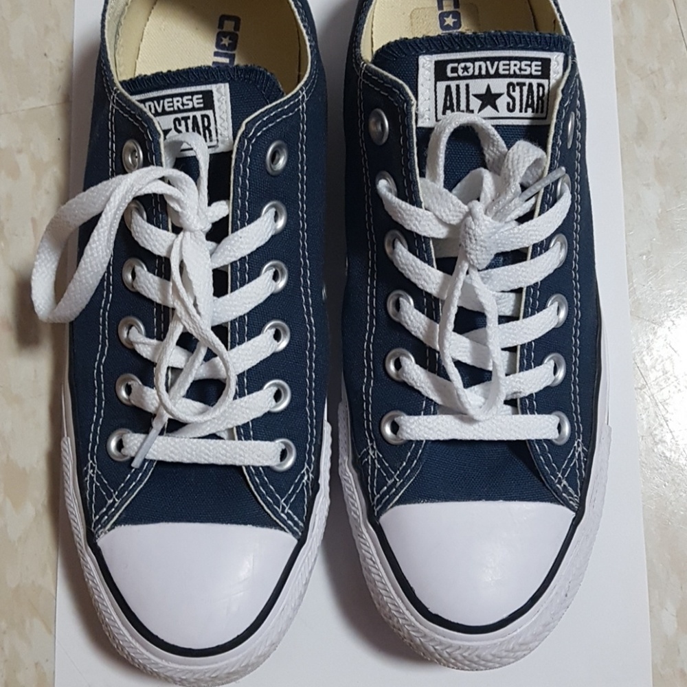 Navy converse
