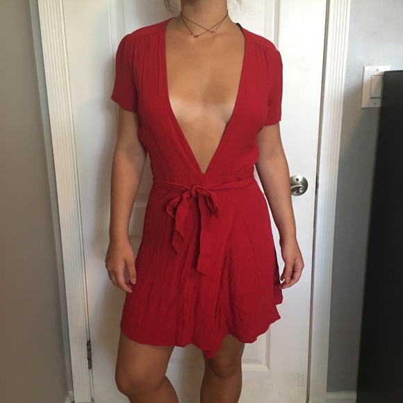 Forever 21 Dresses & Skirts - NWT deep plunge wrap dress
