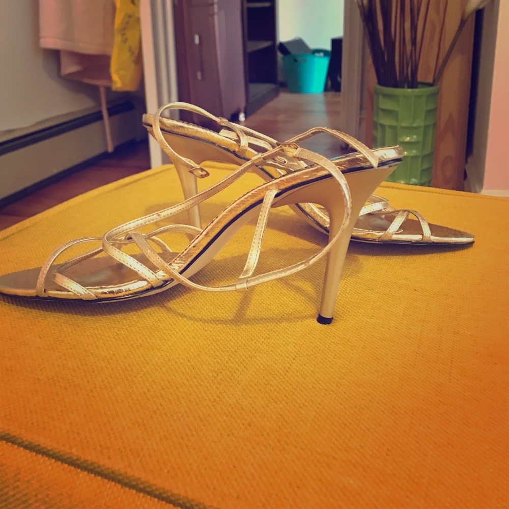 Gold strap heel