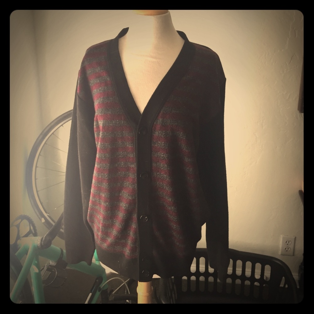 Chereskin unisex long sleeve cardigan vneck Large