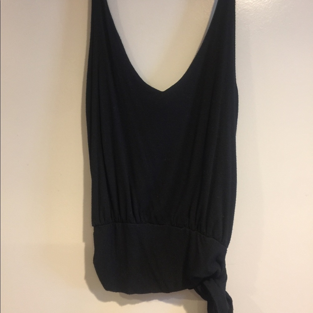 Stretchy tie side black tank