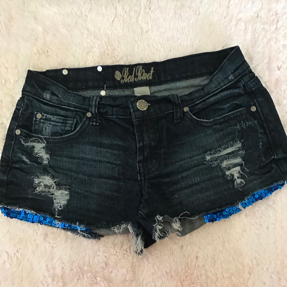 SOLD Red Rivett Sexy Ripped Shorts 💋
