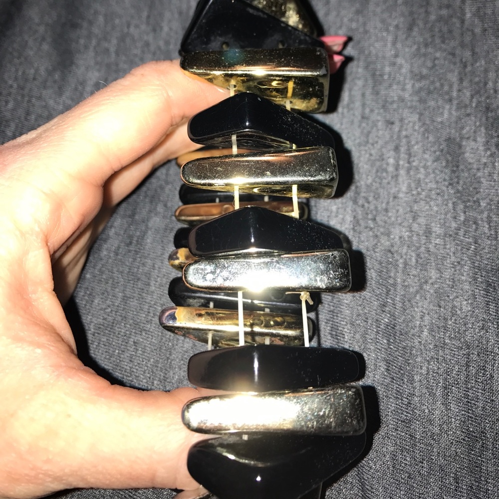 Black and Gold Stretchy Bracelet - Picture 4 of 4