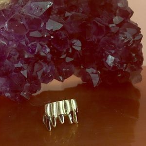 Fang tooth ring!