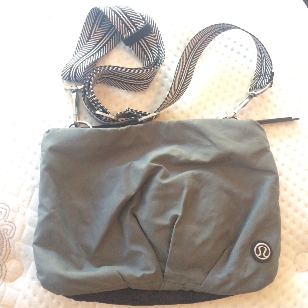 Lululemon purse