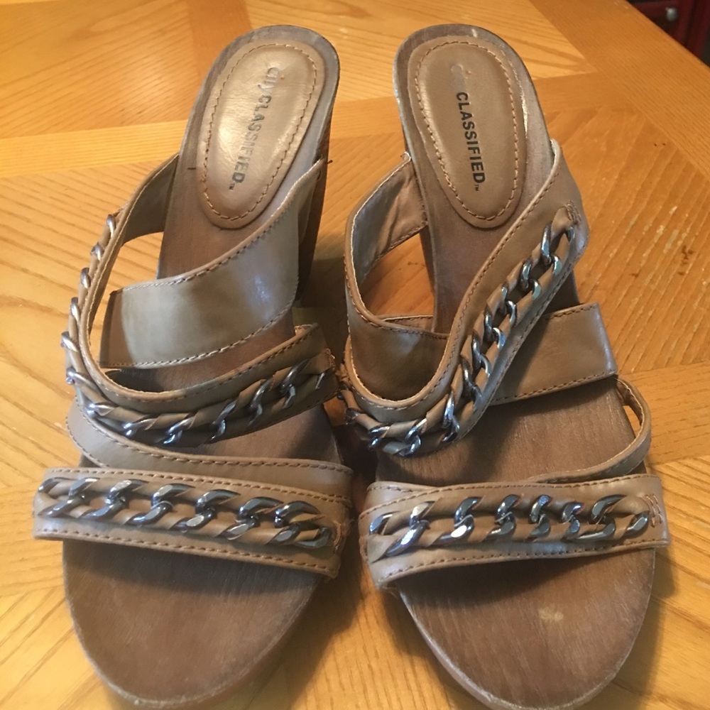 Light brown wedge sandal