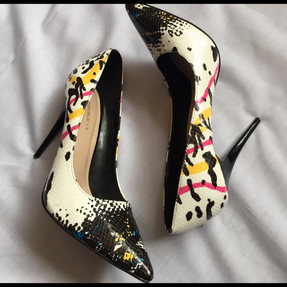 Multi Color Pointy Toe Heel w/ Reptile Print