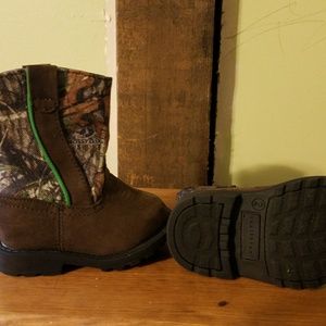 Baby Boys Camo boots - size 2