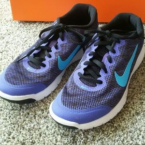 Woman's NIKE FLEX EXPERIENCE RN4  Sz. 8.5