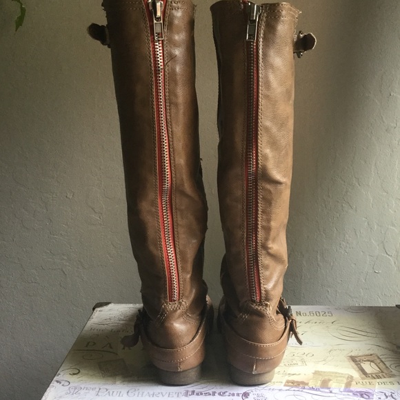 Mossimo Flat Brown Boots - Picture 3 of 8