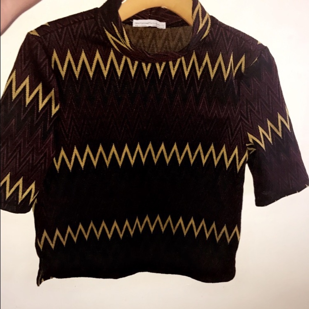 Cropped 3/4 sleeve top