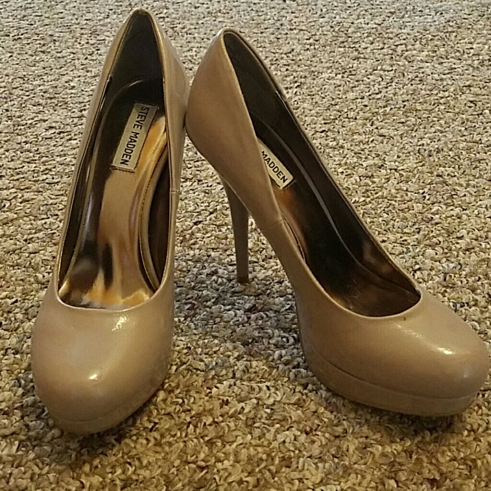 Steve Madden nude heels