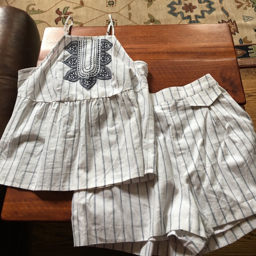 2 piece BCBG outfit. Super cute and comfortable.