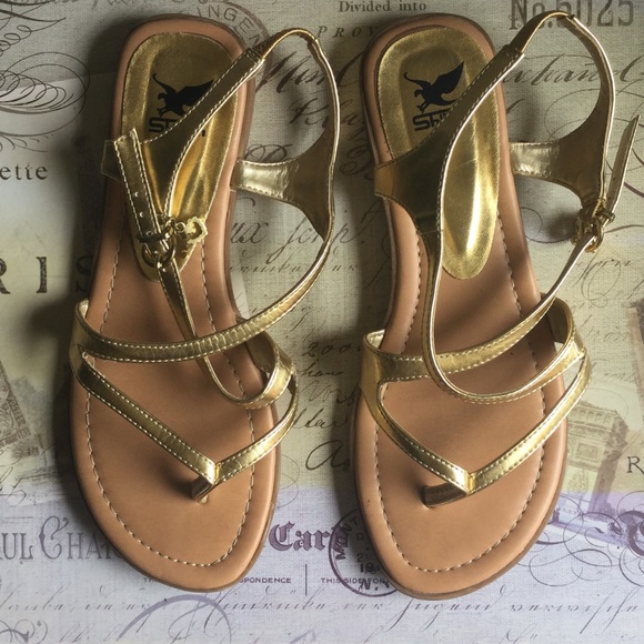 Shiekh Gold Strappy Sandals - Picture 2 of 4