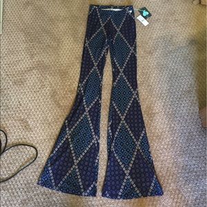 Kendall and Kylie flare pants Xs